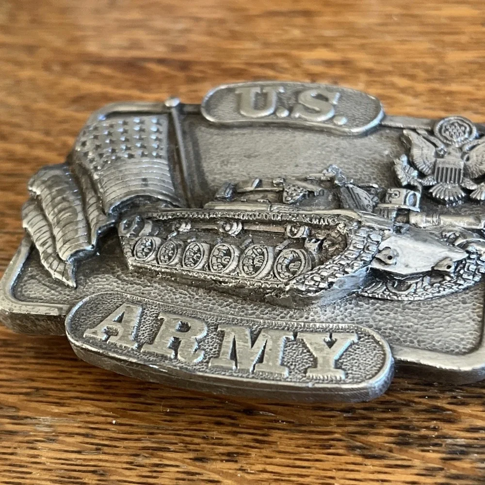 VTG U.S. Army Belt Buckle Tank Flag 1982 Bergamot Brass Works #K132 Made in USA